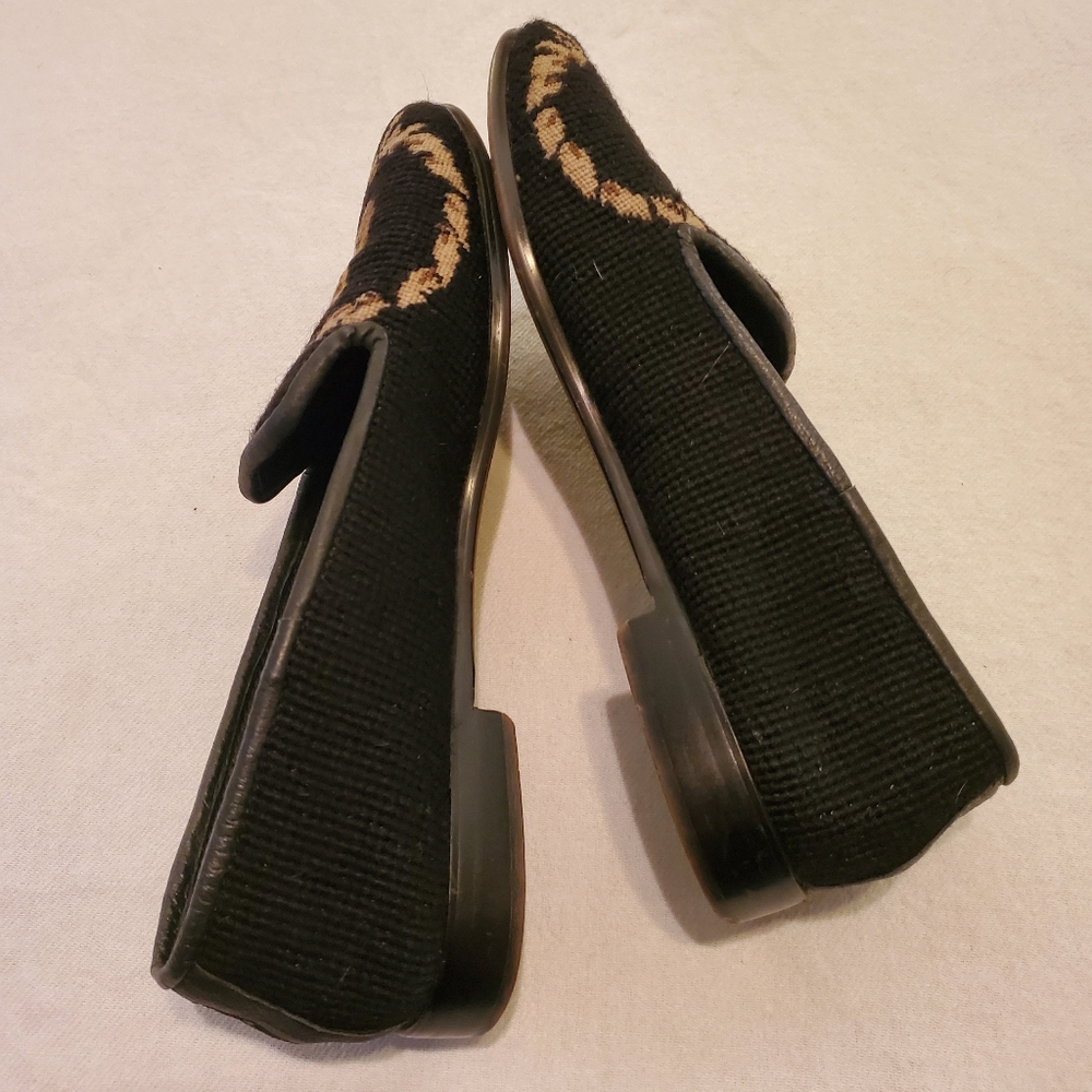 BY PAIGE Black Cream Needlepoint Fox & Wreath Slip-On Loafers Flats Women's 8.5 - Picture 6 of 11